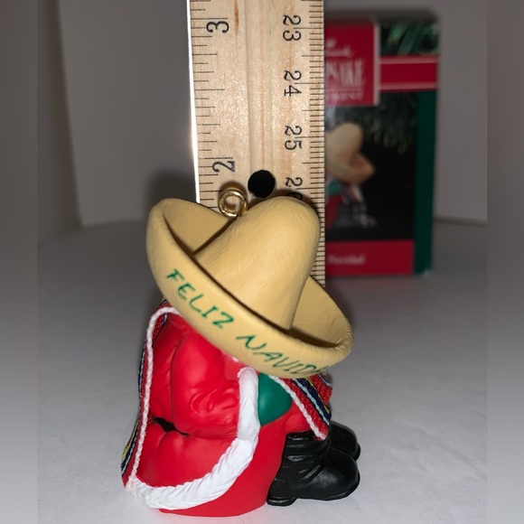 Vintage 1991 Hallmark Ornament Feliz Navidad Santa wearing a sombrero - Picture 7 of 12